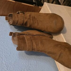 Time and Tru Brown Ankle Boots
